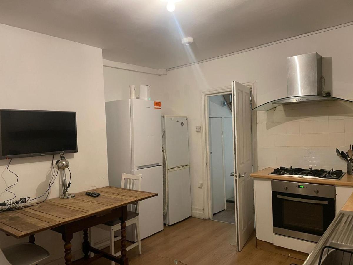 Balham, South London Spacious Guest House 5, 6 Rooms Available Zewnętrze zdjęcie