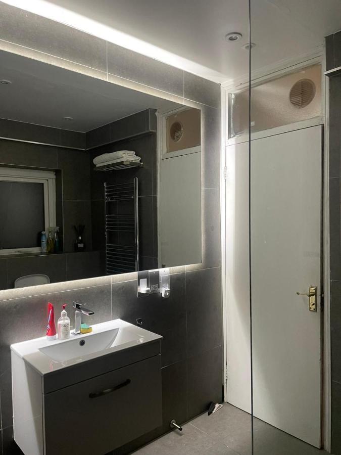 Balham, South London Spacious Guest House 5, 6 Rooms Available Zewnętrze zdjęcie